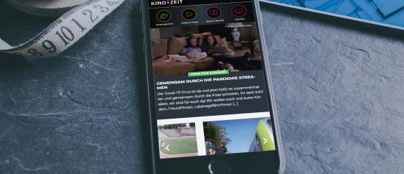 Foto der Kino-Zeit-Website auf einem Smartphone
