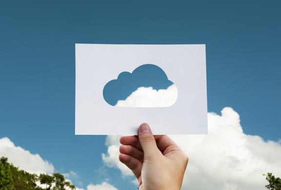Paper Cut Cloud: Durchblick zu Online-Bewertungen